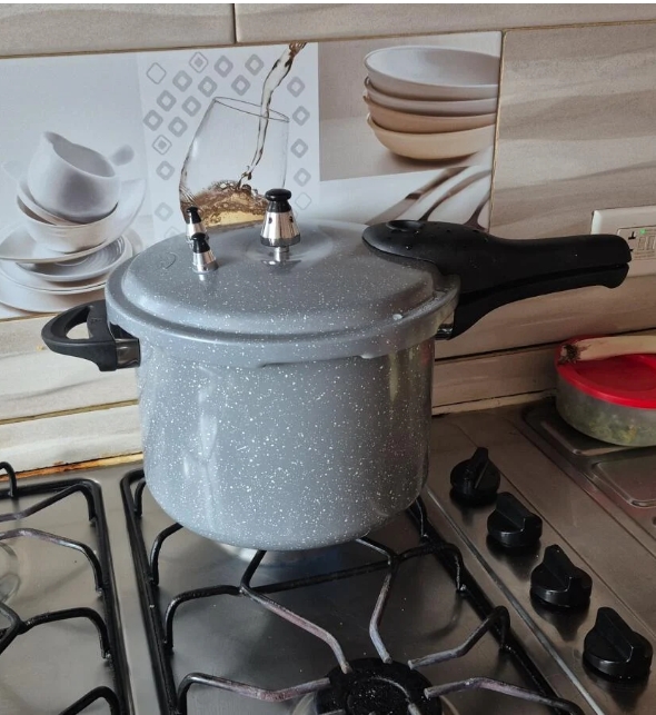 Olla Kalley 6L Esmaltada en cocina de compradora colombiana — primer uso